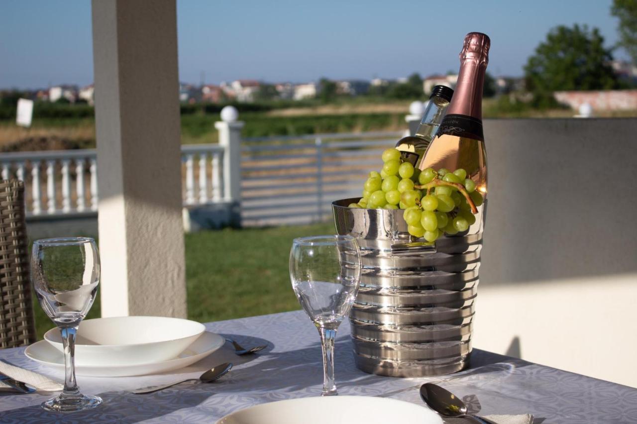IL-Holidays Paralia Bagian luar foto