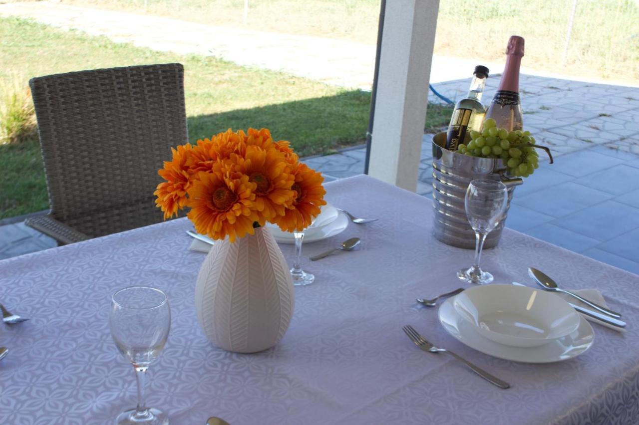 IL-Holidays Paralia Bagian luar foto